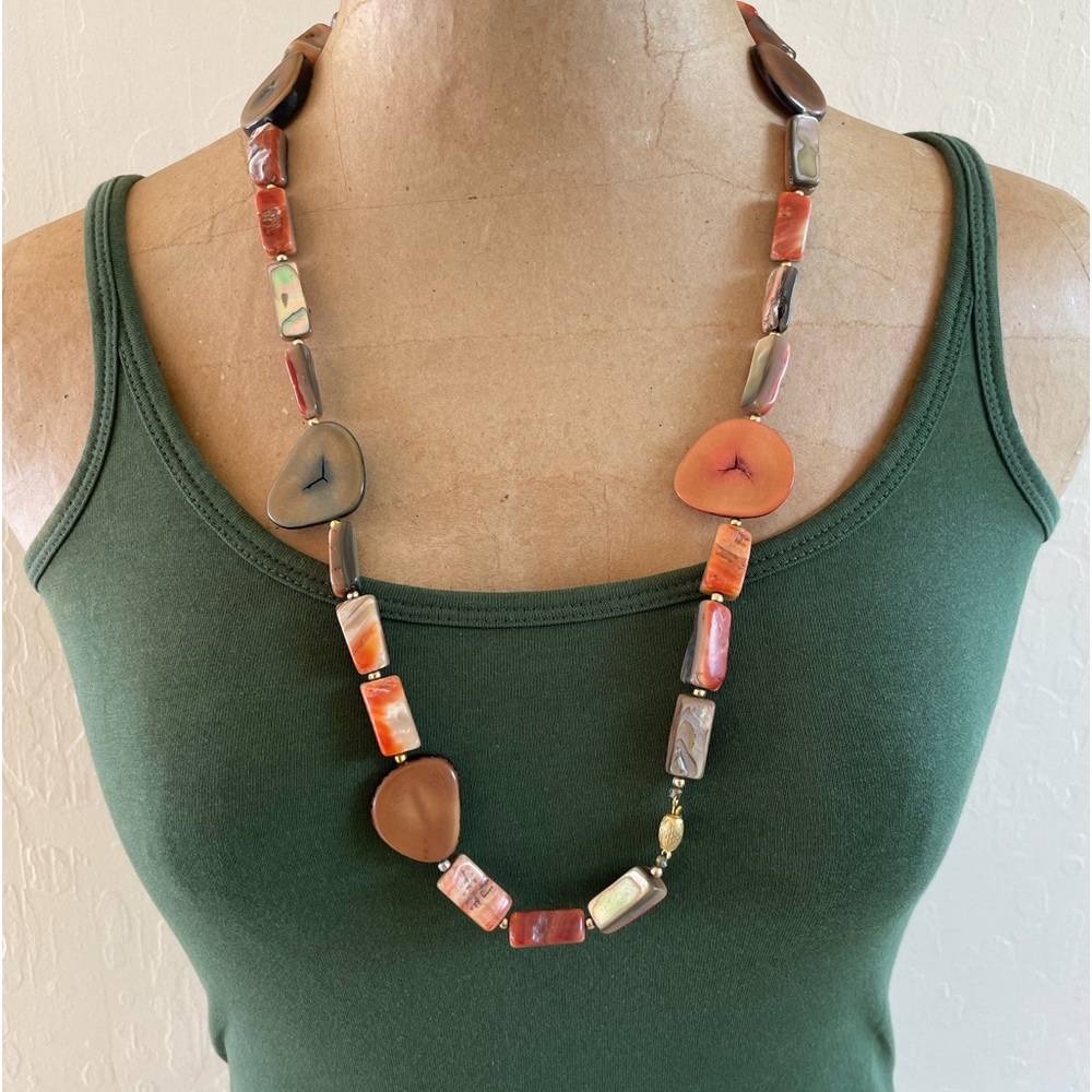 Gorgeous Shell/ Petrified Wood-like necklace in Perfect Condition! Very Unique